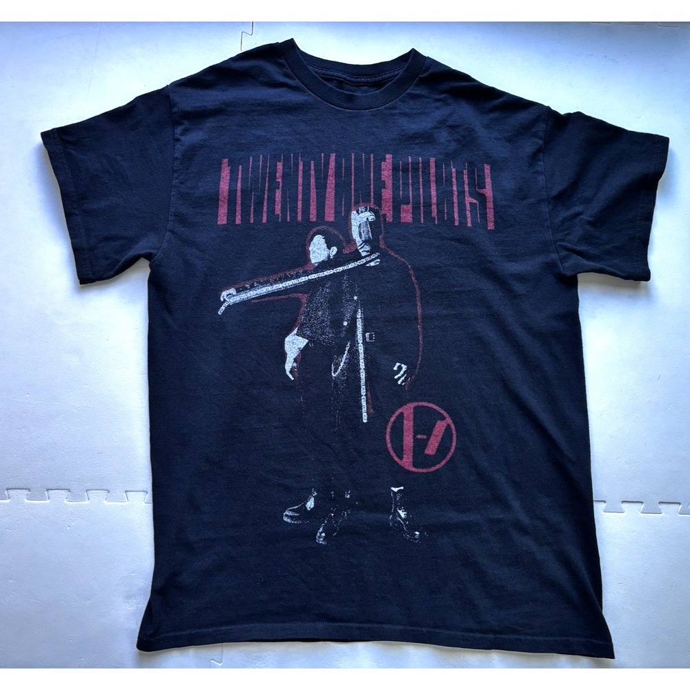21 Twenty One Pilots TShirt Mens The Clancy World Tour 2024 Music Band-Sz M FLAW